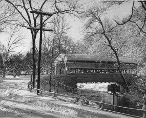 This photograph, dated 1945, shows the famous Knox covered bridge at Yellow Springs Road in Valley Forge. The visible keystone marker identifies Valley Creek. (Radnor Historical Society)