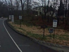 November 2008 Google Streetview image shows the marker still there.
